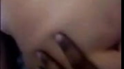 आंखों पर अंग्रेजी फिल्म सेक्सी वाली पट्टी के साथ खेल dildo