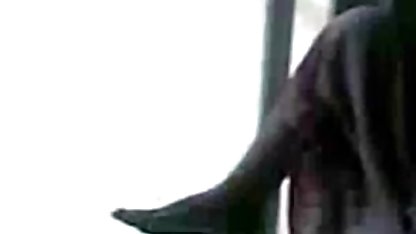 काले बाल वाली सेक्सी फिल्म वाली fucks खुद के साथ ग्लास dildo