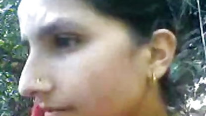 महिला ब्लू सेक्सी फिल्म देखने वाली के साथ सींग का बना हुआ स्तन ranted के बाद बह