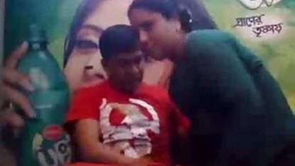 महिला सेक्सी फिल्म हीरोइन वाली है तीन dildosex