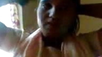 दो kinky अंग्रेजी सेक्सी पिक्चर चलने वाली द्वि-लड़कियां कमबख्त के साथ एक मुश्किल पिटाई