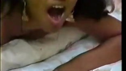 इस कमबख्त वेश्या तेल के साथ गांठदार बकवास खेल पर सेक्सी मूवी जाने वाली खड़ा है