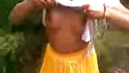 सुनहरे बालों वाली fucks पर के उद्यान बेंच के साथ जानवर वाली फिल्म सेक्सी के डबल dildo