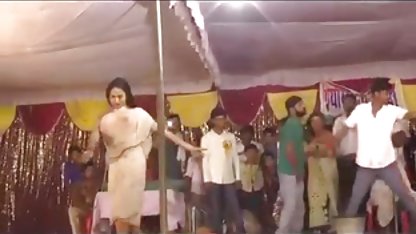 किशोरी गांड popped जानवर वाली फिल्म सेक्सी में रसोई