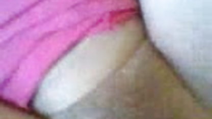 के देखने वाली सेक्सी फिल्में दौरान उसके ब्रेक, सींग का बना हुआ नर्स masturbates पर के शौचालय और पाता है एक महिमा छेद