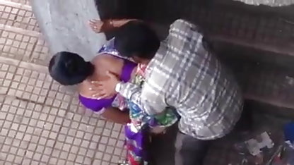 लेस्बियन दूध seduces युवा लड़की पर सेक्सी वाली वीडियो फिल्म के चमड़ा सोफा