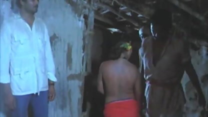 सुनहरे बालों वाली मालिश ऊपर पर कपड़े सेक्सी फिल्म बढ़िया वाली पहने पूंछ