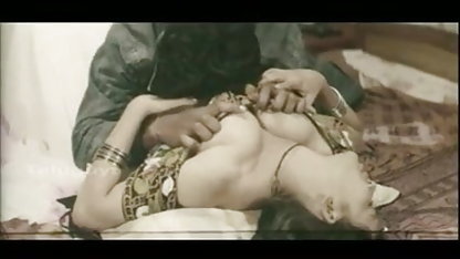 शादी रानी में नीले पोशाक गुदा टक्कर लगी है सेक्सी वाली फिल्में वीडियो के माध्यम से