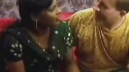 सुनहरे बालों वाली फूहड़ गड़बड़ द्वारा सेक्स वाली फिल्म सेक्स वाली कई पूंछ