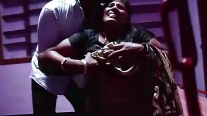 श्री मालिर सेक्सी फिल्म चलने वाली भी मालिश उसे