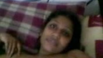 सुंदर किशोरी सेक्सी फिल्म देखने वाली वीडियो Adriana नाटकों के साथ उसके मिठाई चूत