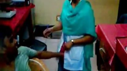 विकृत सौतेली बहिन की सुविधा देता है खुद चढ़ाई देखने का तरीका अंग्रेजी फिल्म सेक्सी वाली