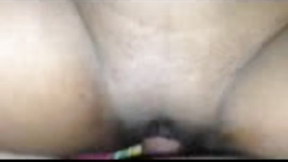 जर्मन सेक्सी ब्लू पिक्चर वाली एमेच्योर के साथ मिठाई पैर देता है footjob